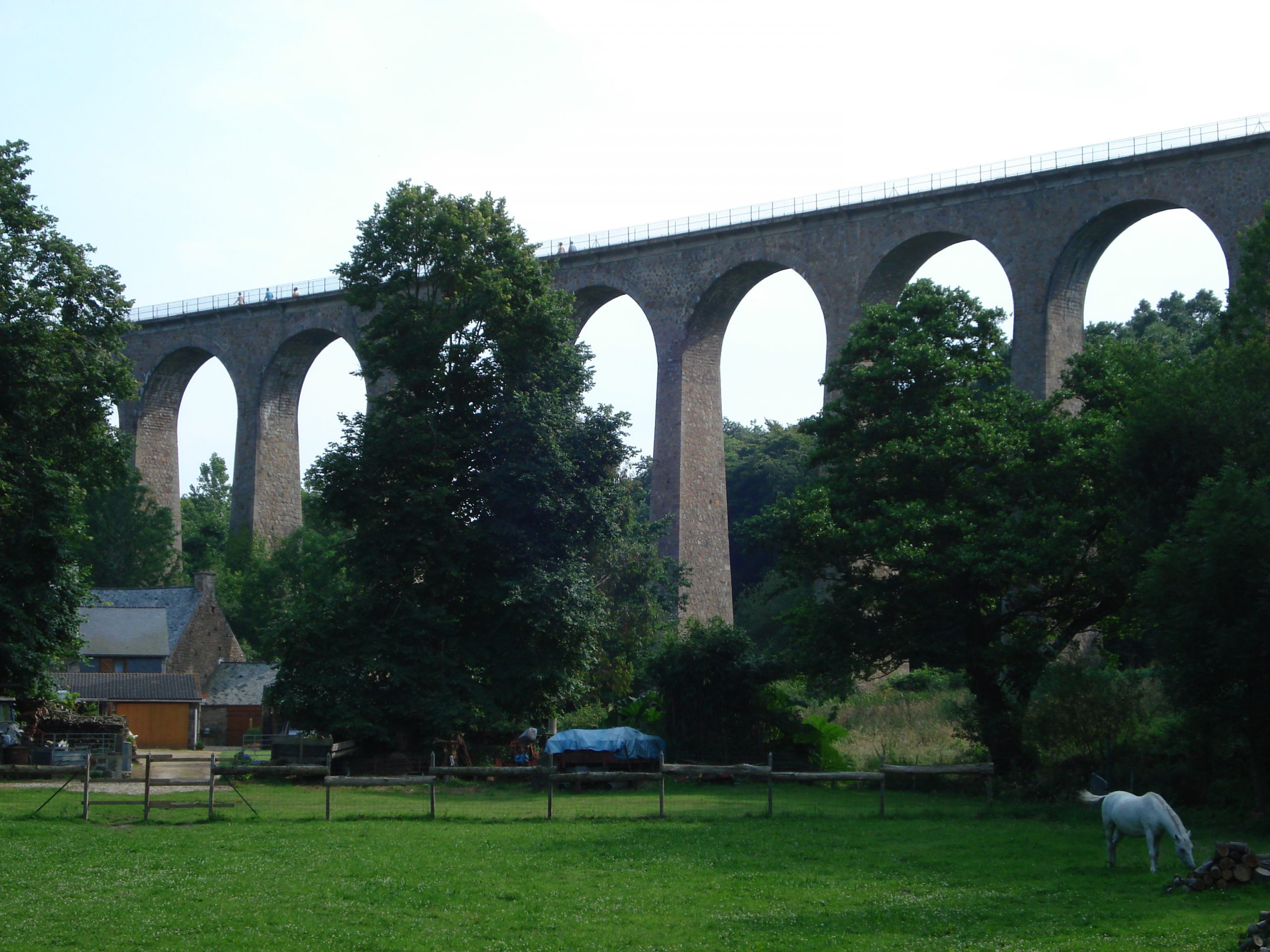 Viaduc_de_Fermanville-scaled.jpg